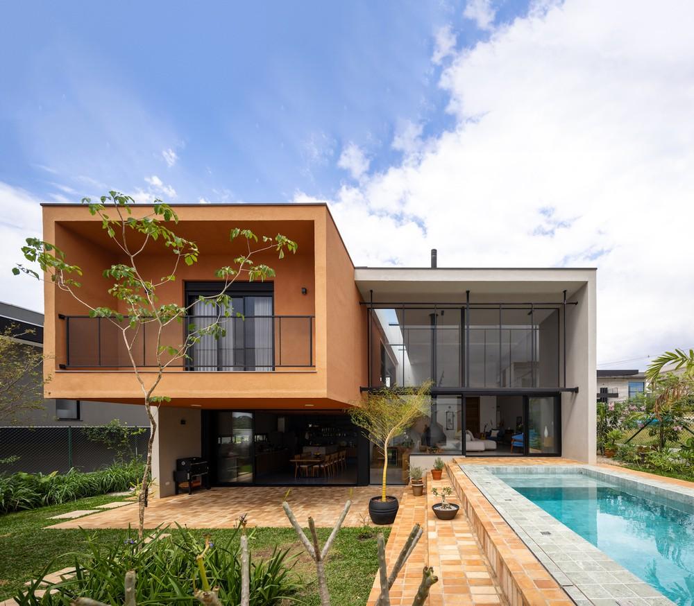 Be + nâu đất – ấm áp và gần gũi Luxan